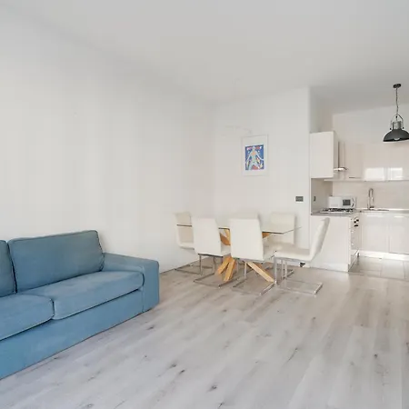 Appartamento Guesthost - Lorenteggio Charming Flat