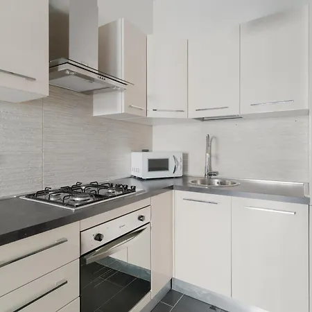 Guesthost - Lorenteggio Charming Flat * Mediolan
