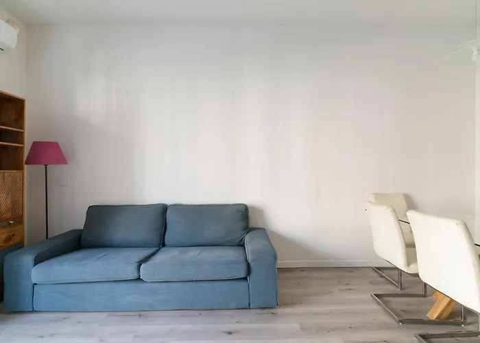 Guesthost - Lorenteggio Charming Flat Apartament Mediolan