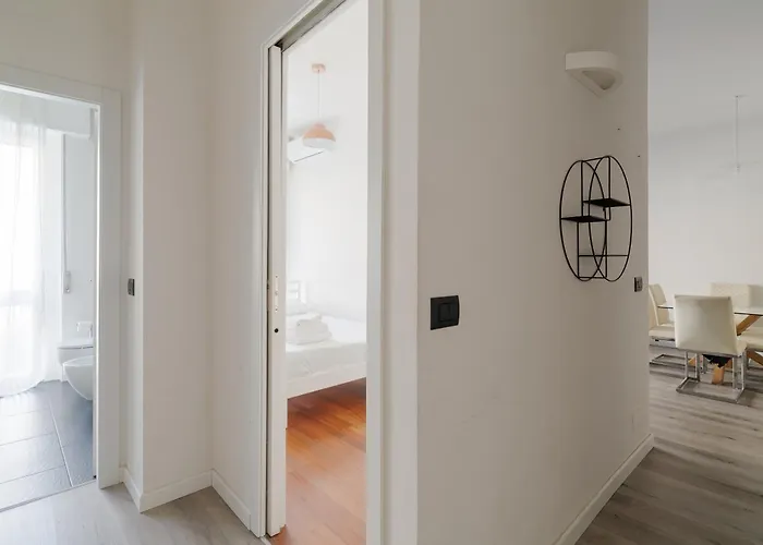 Guesthost - Lorenteggio Charming Flat Apartament Mediolan