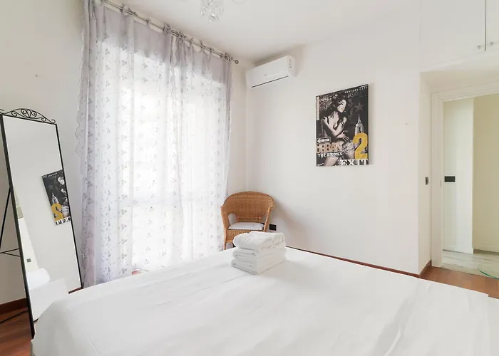 Guesthost - Lorenteggio Charming Flat Apartament