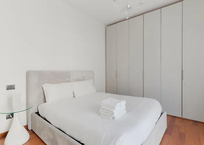 Apartament Guesthost - Lorenteggio Charming Flat Mediolan