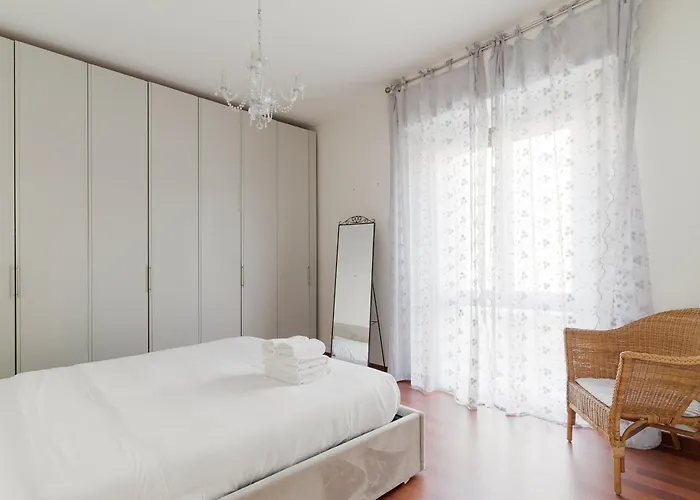 Guesthost - Lorenteggio Charming Flat Mailand